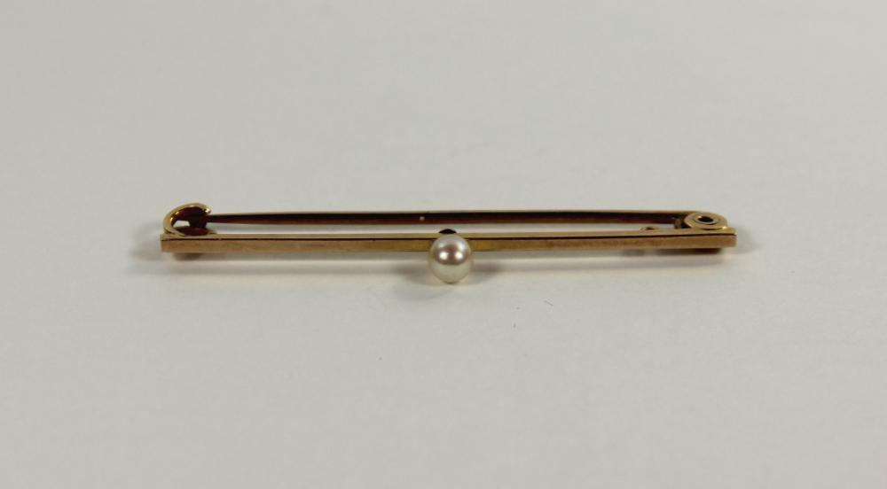 Antique Bar Brooch in 9ct Y... image