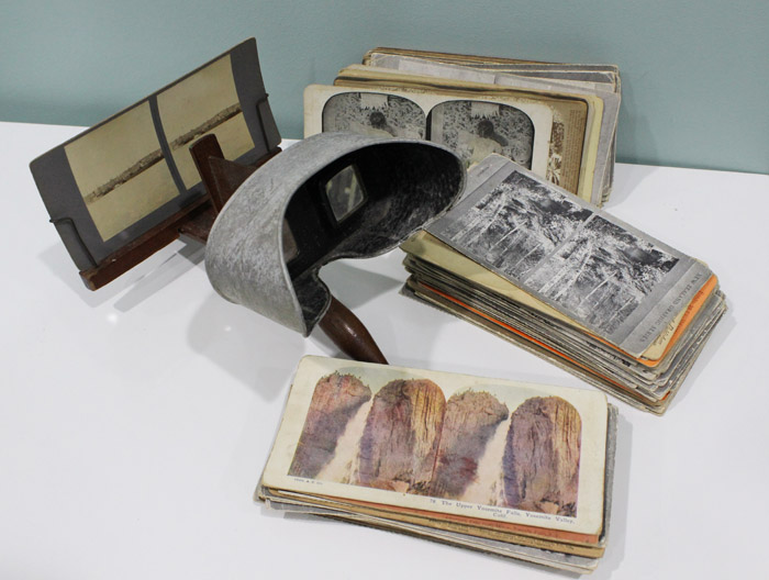 Hand-held Stereoscope viewe... image