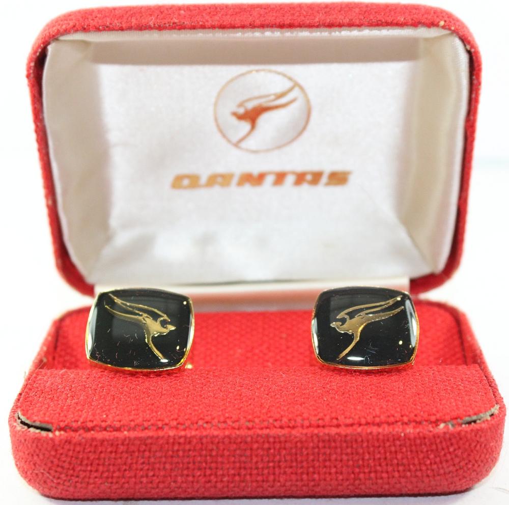 'QANTAS' Cufflinks, cased image