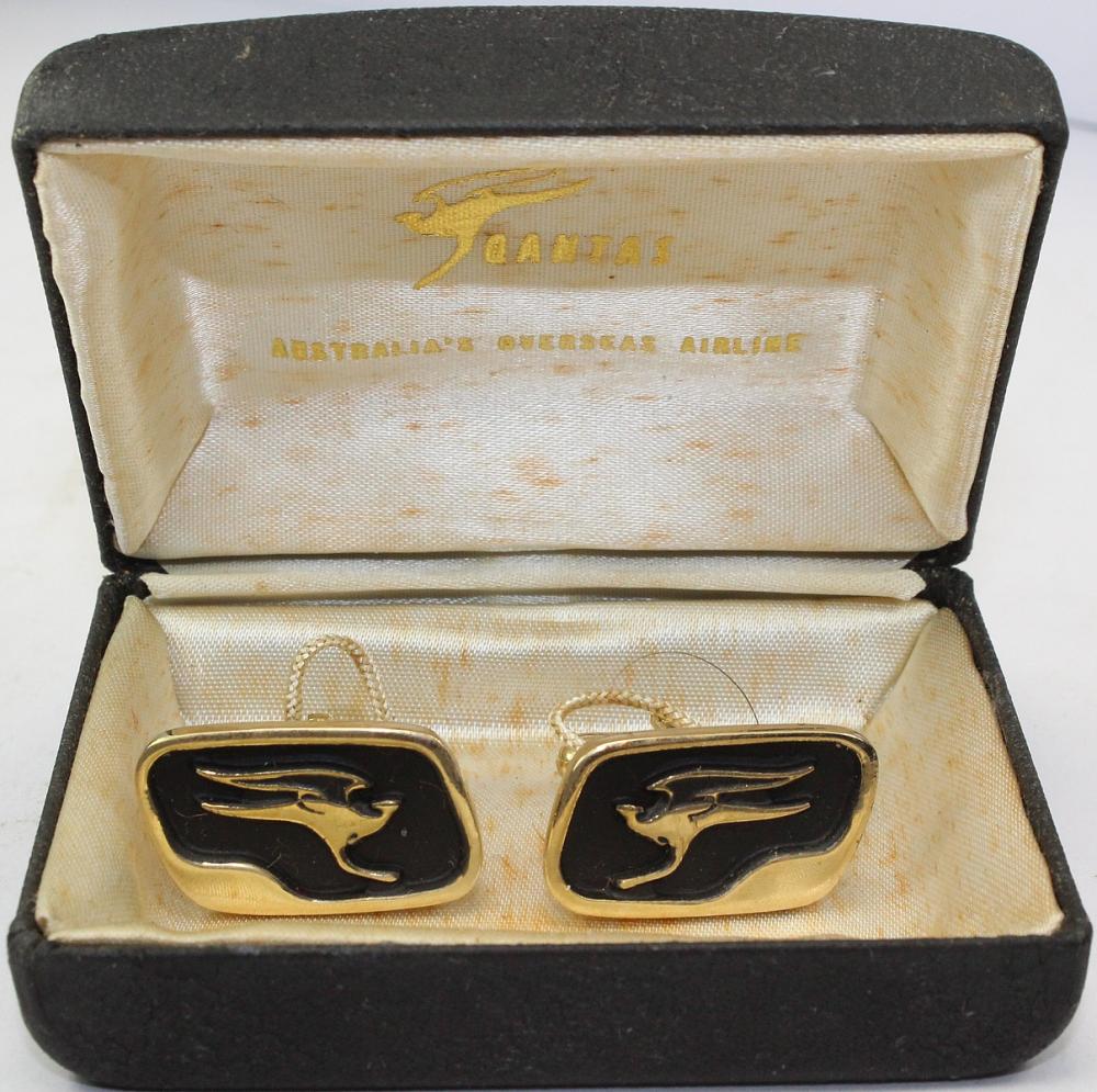 'QANTAS' Cufflinks, cased image