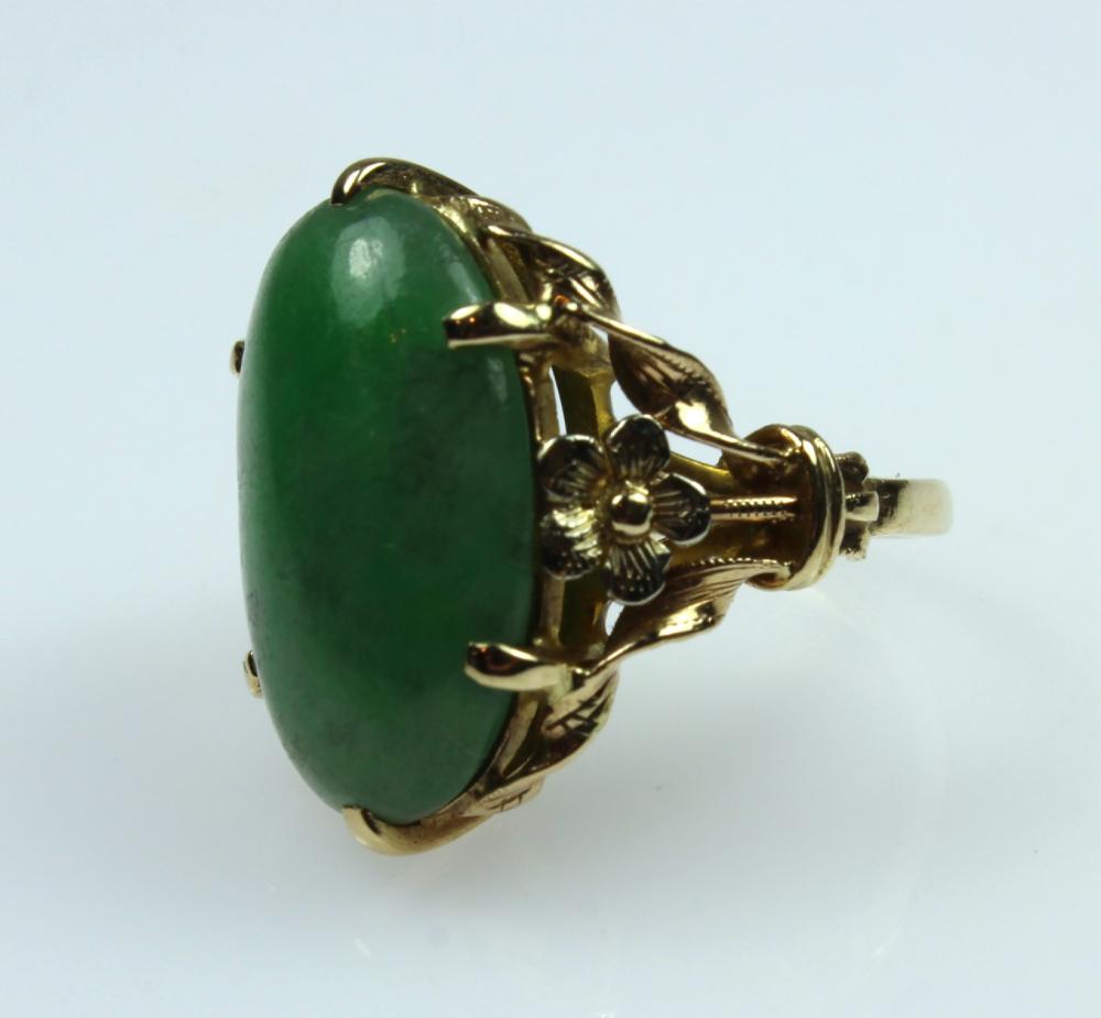 Nephrite Jade Ring in 10ct ... image