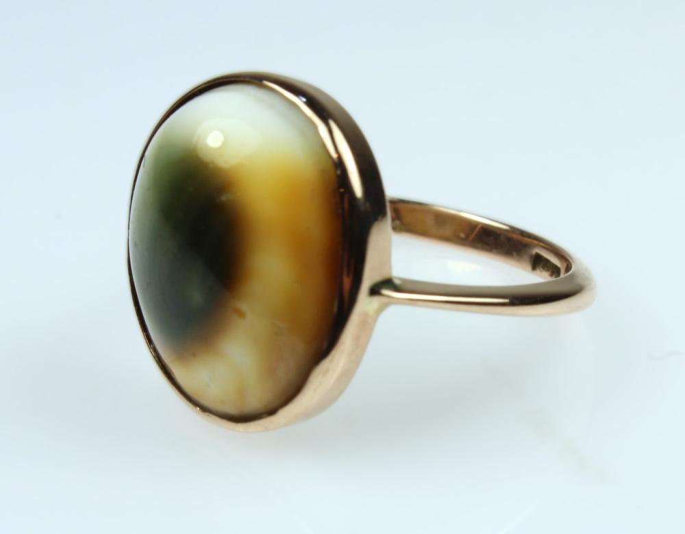 Vintage Cats Eye Ring in 9c... image