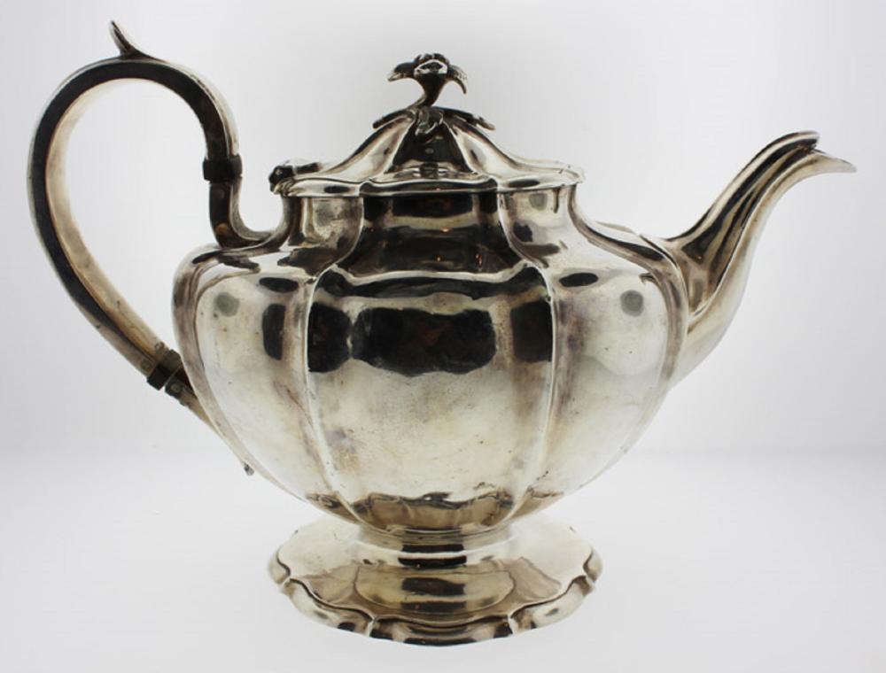 William IV Teapot in Sterli... image