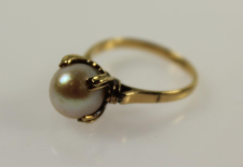 Pearl Ring in 18ct Yellow Gold image