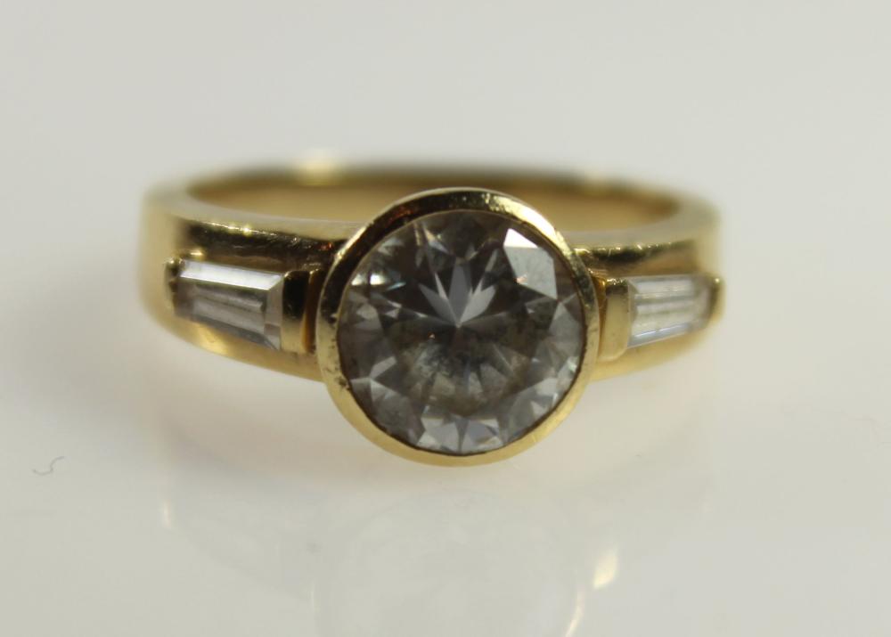 White Crystal Ring in 14ct ... image