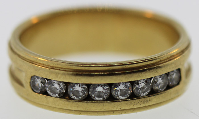 Gold Ring in 18ct with 8 ch... image