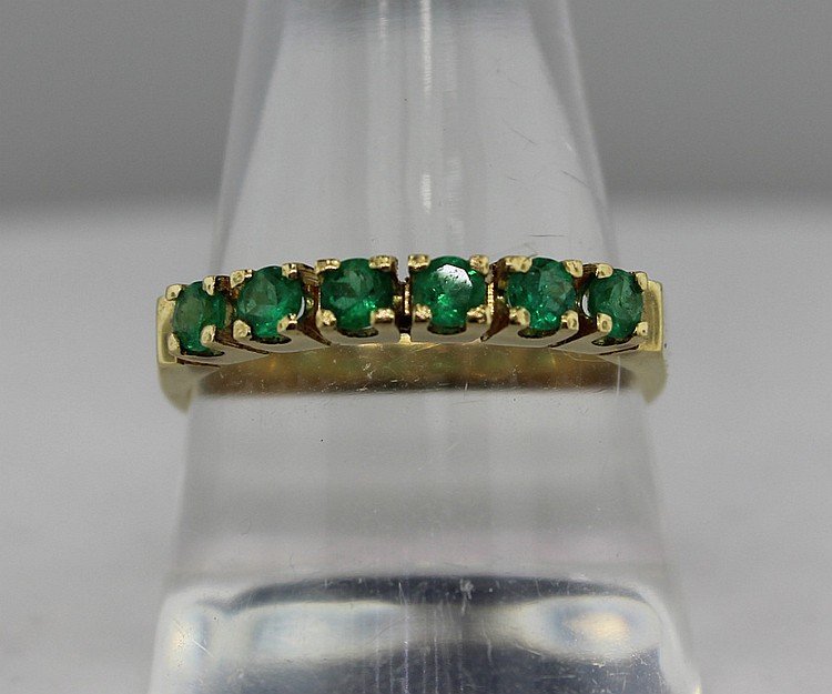 Modern Emerald Ring image