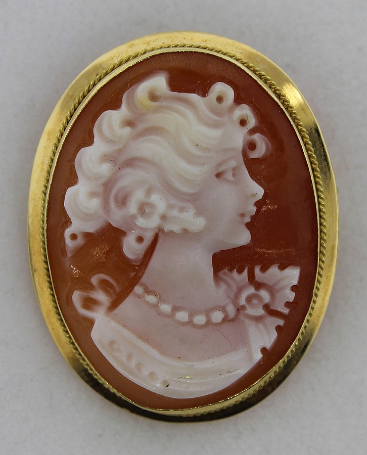 Shell Cameo Brooch image