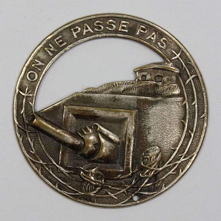 'On Ne Passe Pas' French Badge image