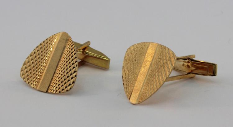 Retro Cufflinks in 18ct Gold image