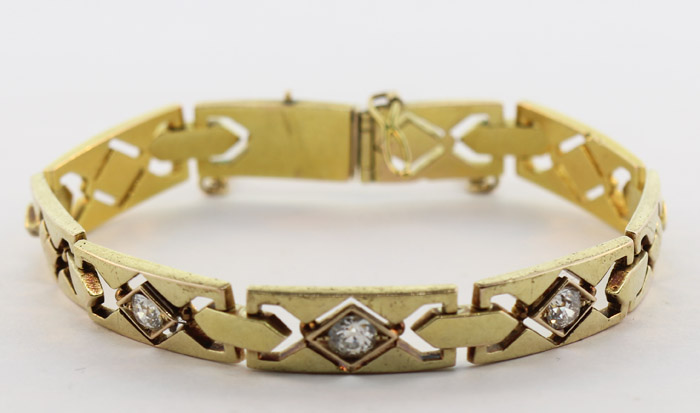 21ct Gold Link Bracelet wit... image