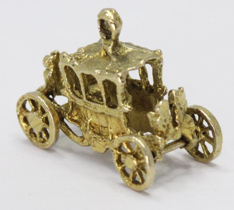 Royal Carriage Charm in 9ct... image