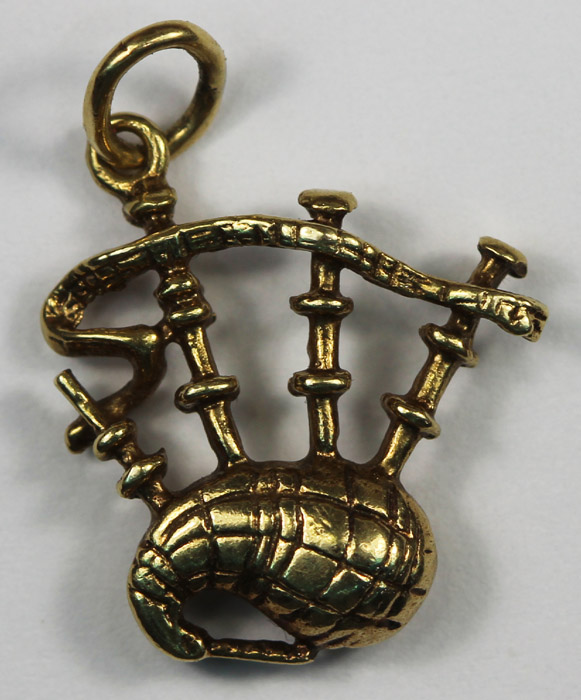 Bagpipes Charm in 10ct Gold image