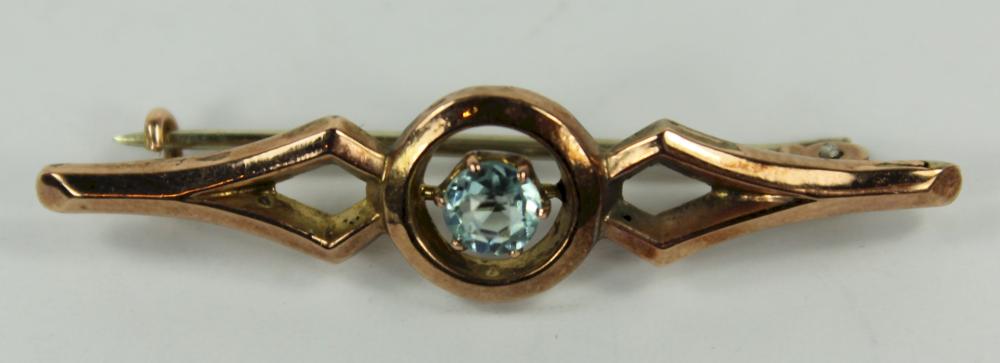 Aquamarine Pin in 9ct Rose ... image