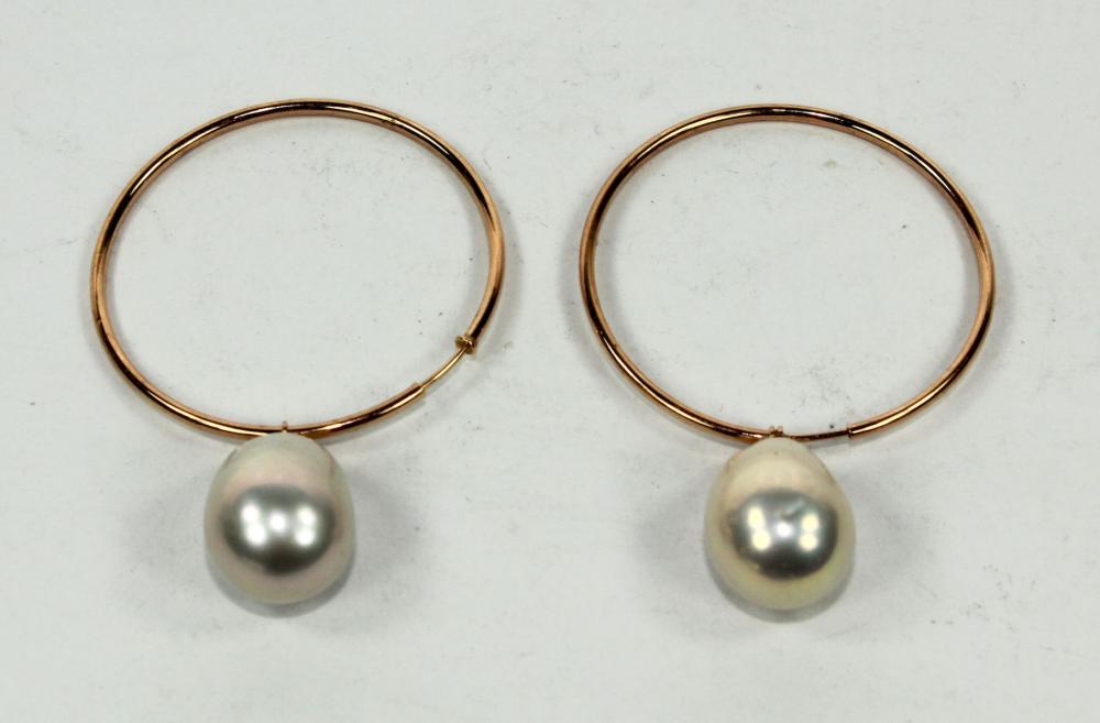 Hoop Earrings in 18ct Yello... image