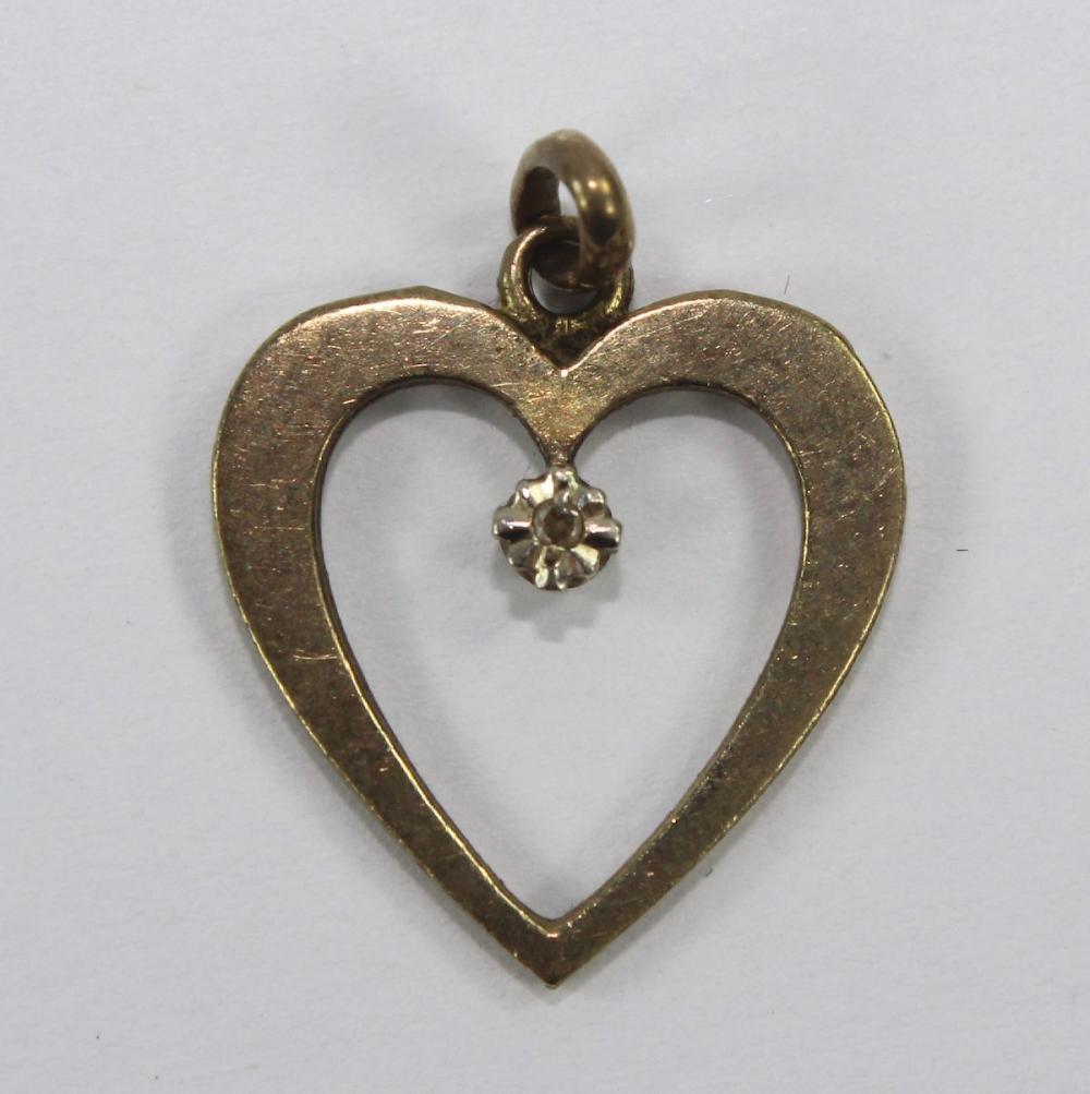 Heart-Shaped Pendant in 8ct... image