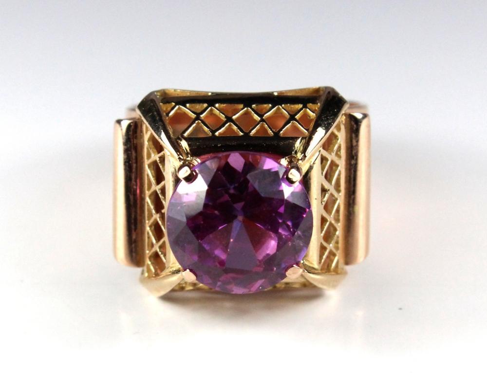 Amethyst Ring in 18ct Yello... image