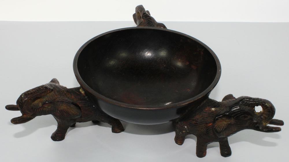 Bronze Tripod Elephant Dish image