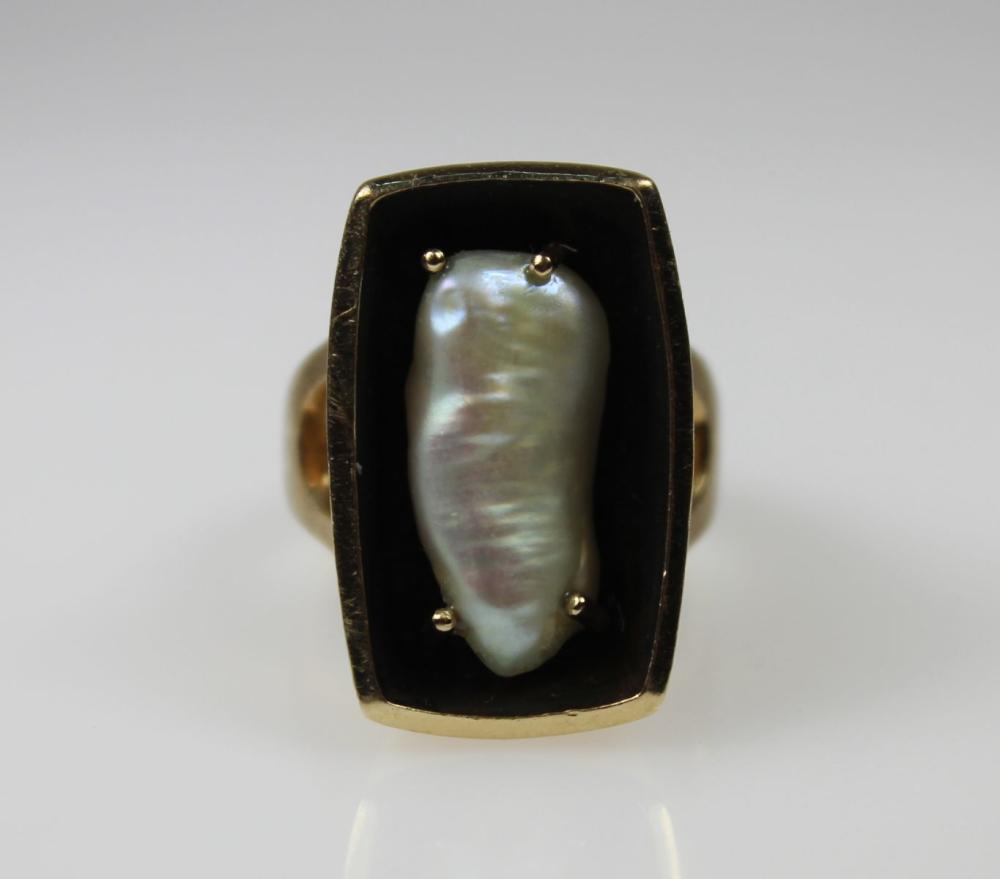 Baroque Pearl set in Pitch ... image