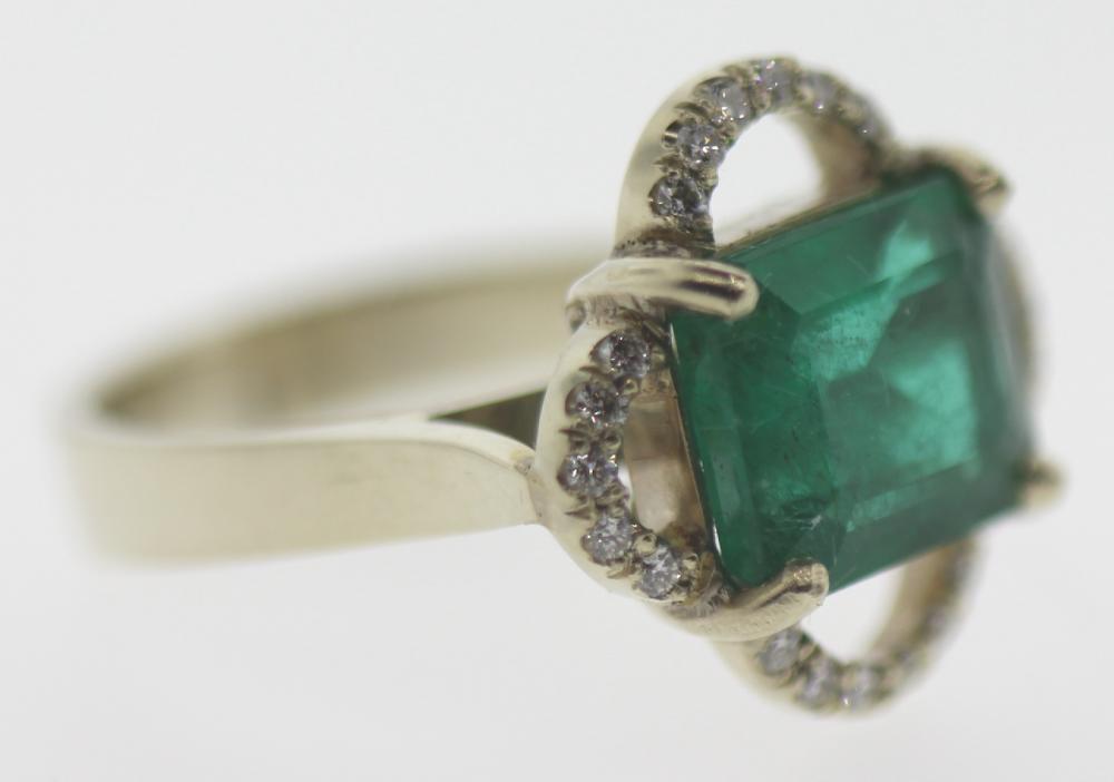 Stunning Emerald and Diamon... image