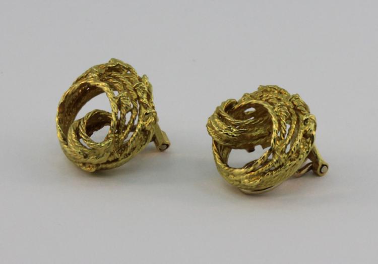 Heavy Vintage 18ct Gold Cli... image