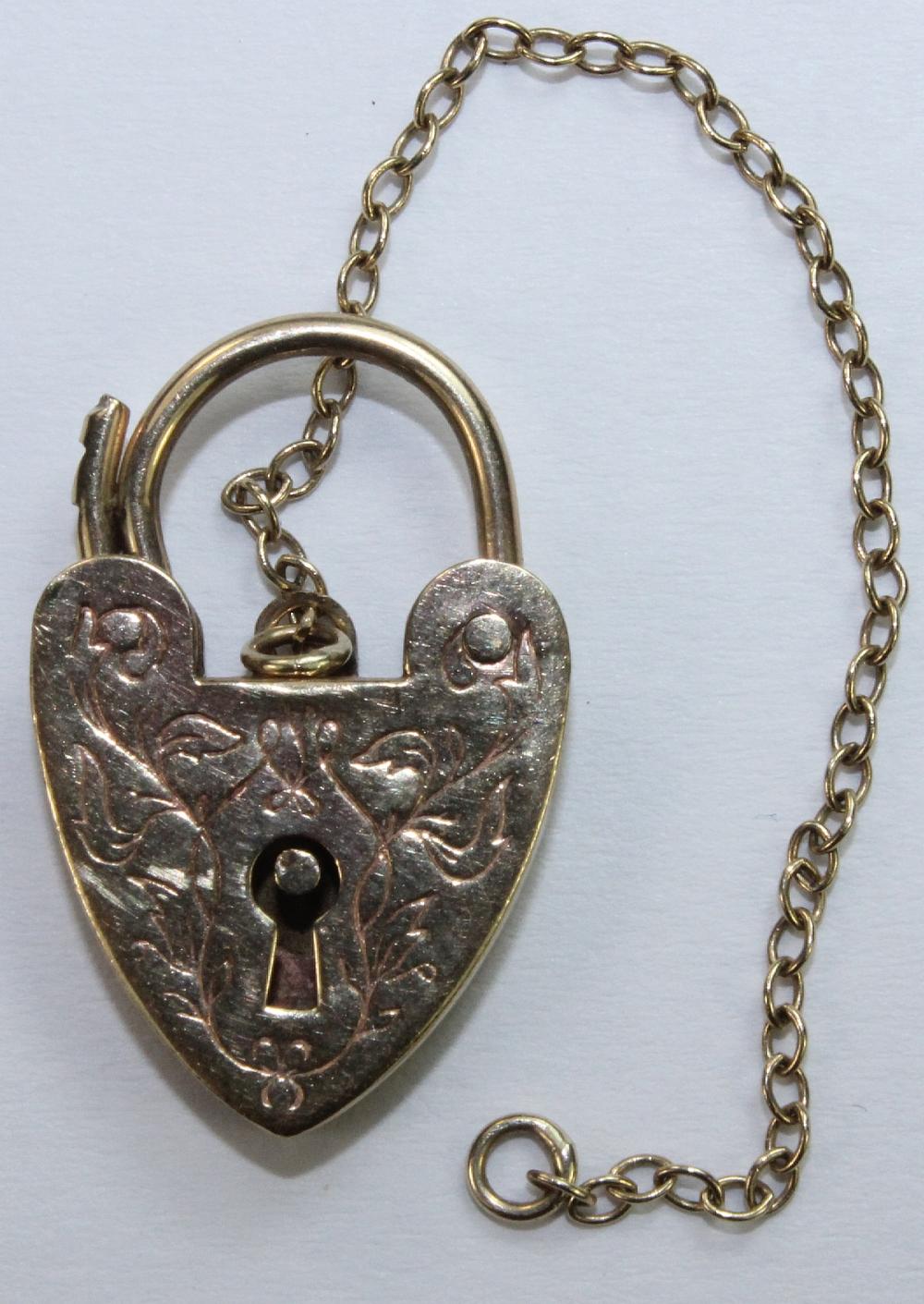 Locket Clasp in 9ct Yellow ... image