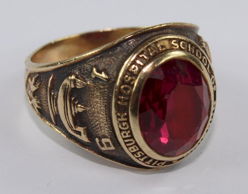 U.S.A. College Ring in 10ct... image