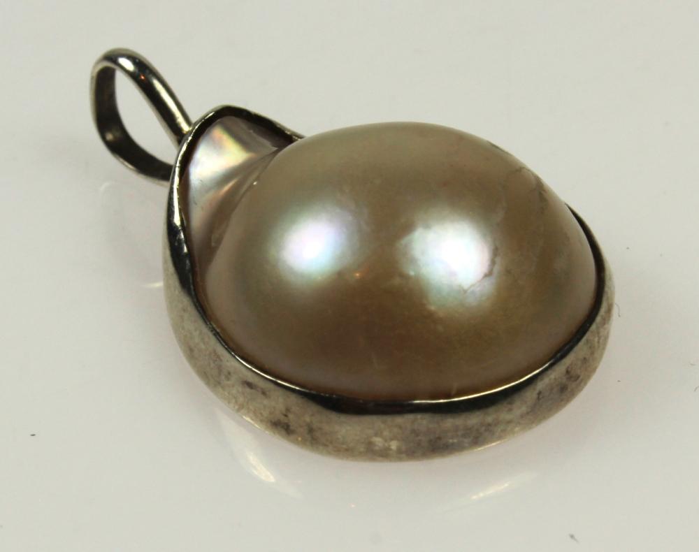 Mabe Pearl Pendant in Sterl... image