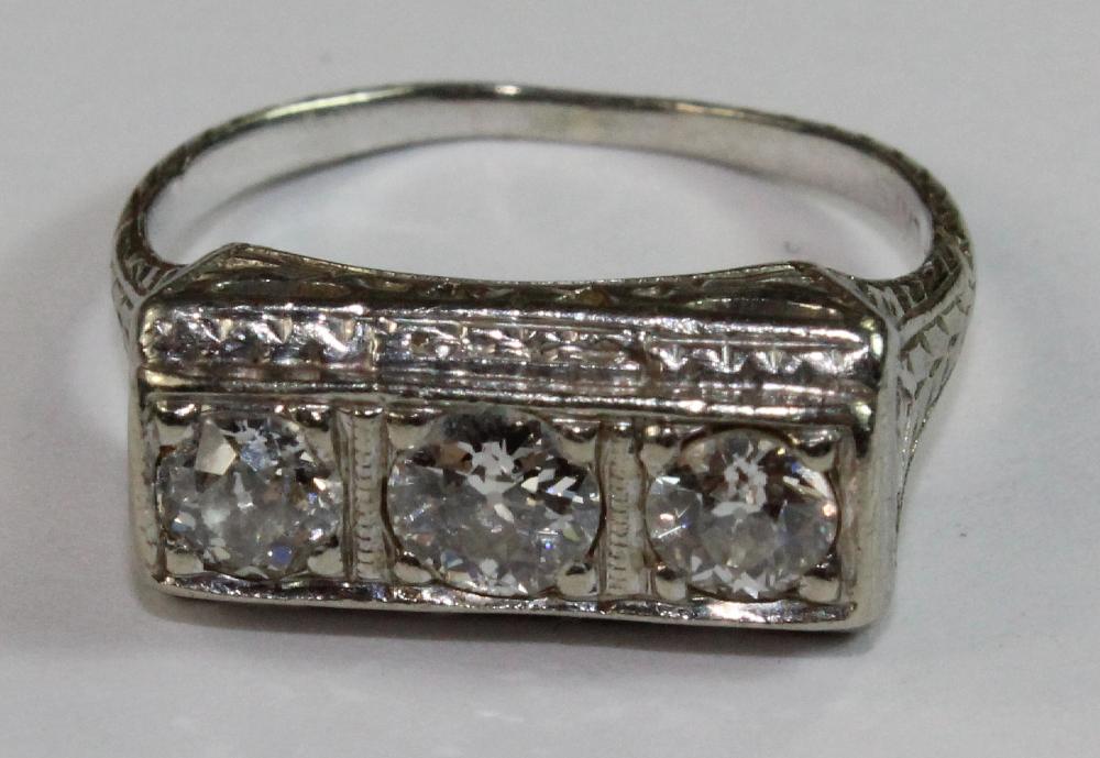 18ct White Gold Vintage Rin... image