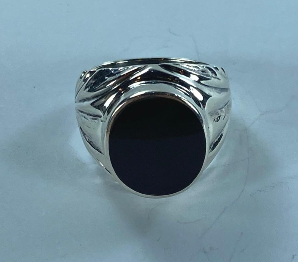 Buff Head Onyx Signet Ring ... image