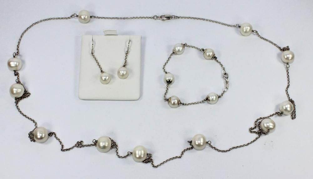 Suite of Freshwater Pearl Jewellery in Sterling (925) Silver