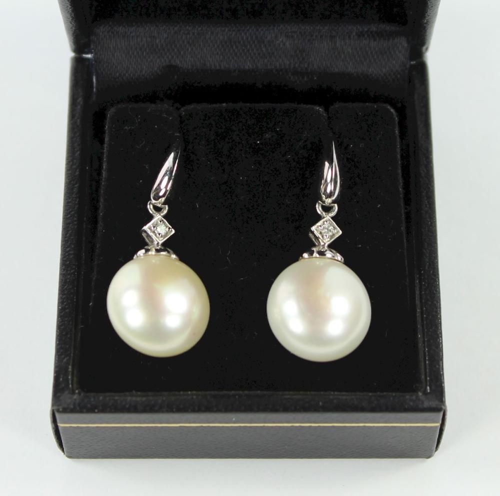 Keshi Pearl Stud Earrings i... image