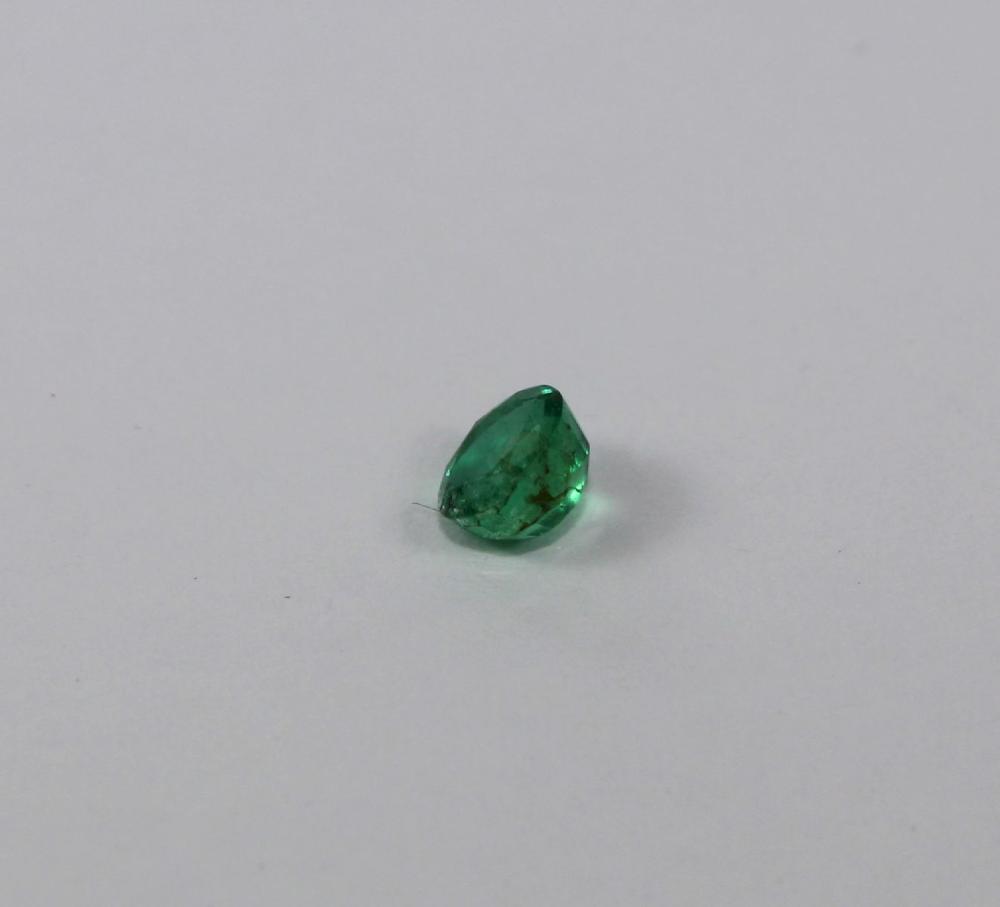 Round-cut Emerald image