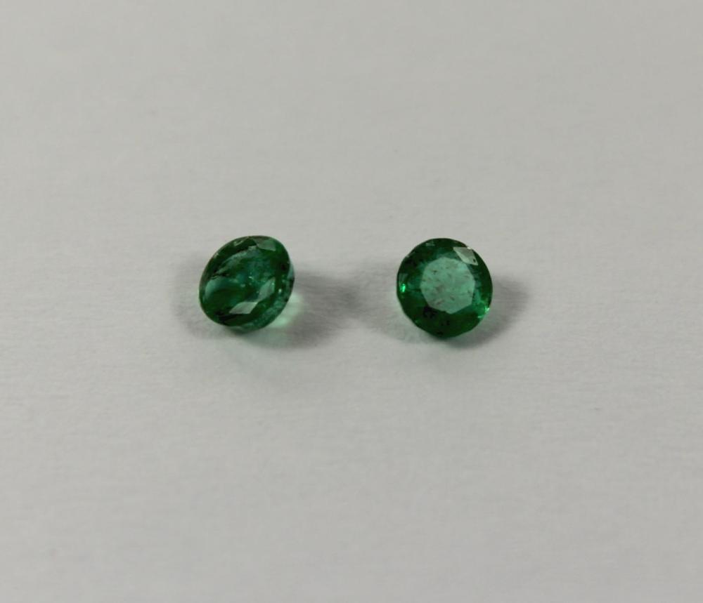 Round-cut Emeralds (Matchin... image