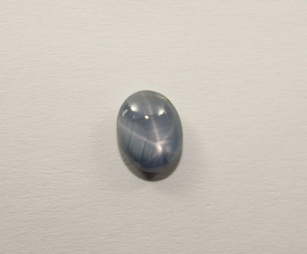 Oval-Cabochon Star Sapphire image