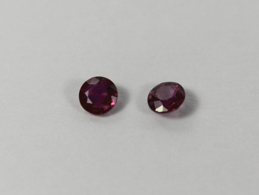 Round-cut Ruby (Matching Pair) image