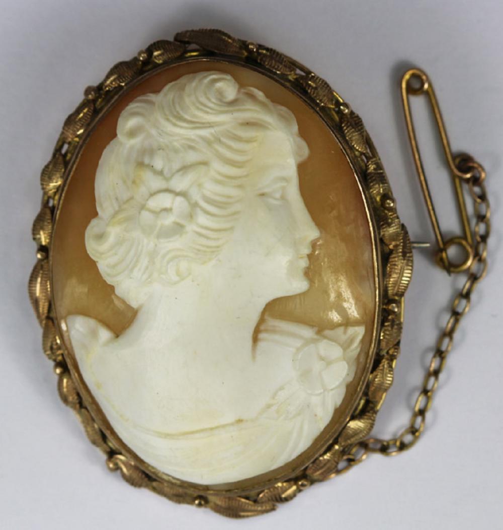 Vintage Shell Cameo set in ... image