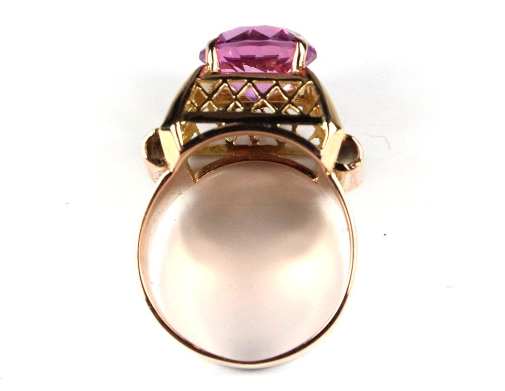 Amethyst Ring in 18ct Gold image