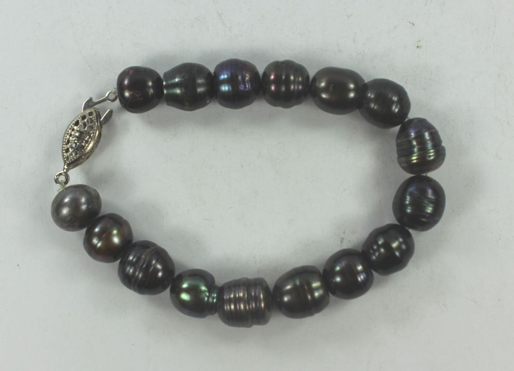 Baroque Black Pearl Bracele... image