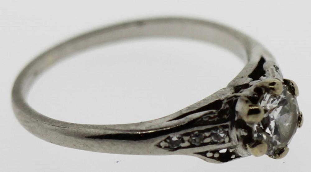 Antique Platinum Ring with ... image