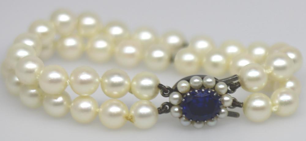 Modern Pearl Bracelet with ... image