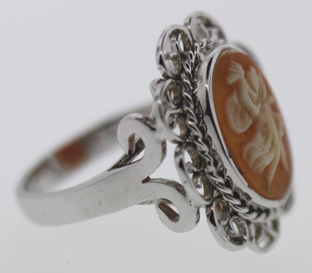 Shell Cameo Ring in 9ct Whi... image