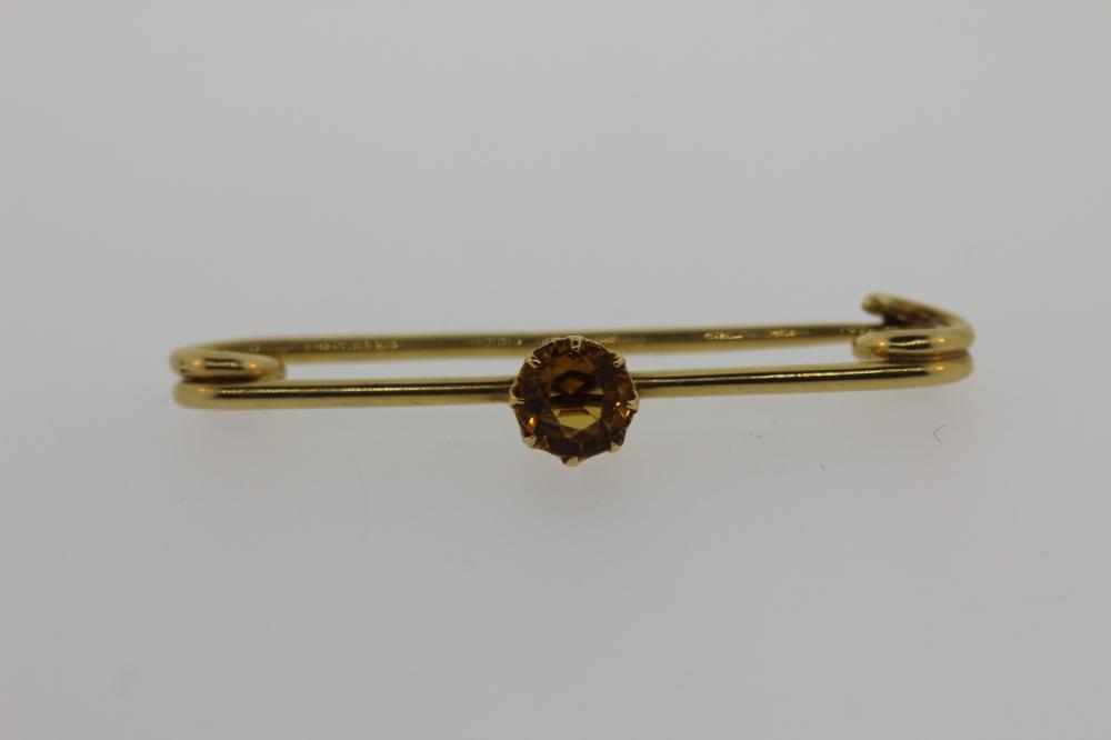 Stylish 14ct Yellow Gold Bar Brooch Set with an Orange Citrine