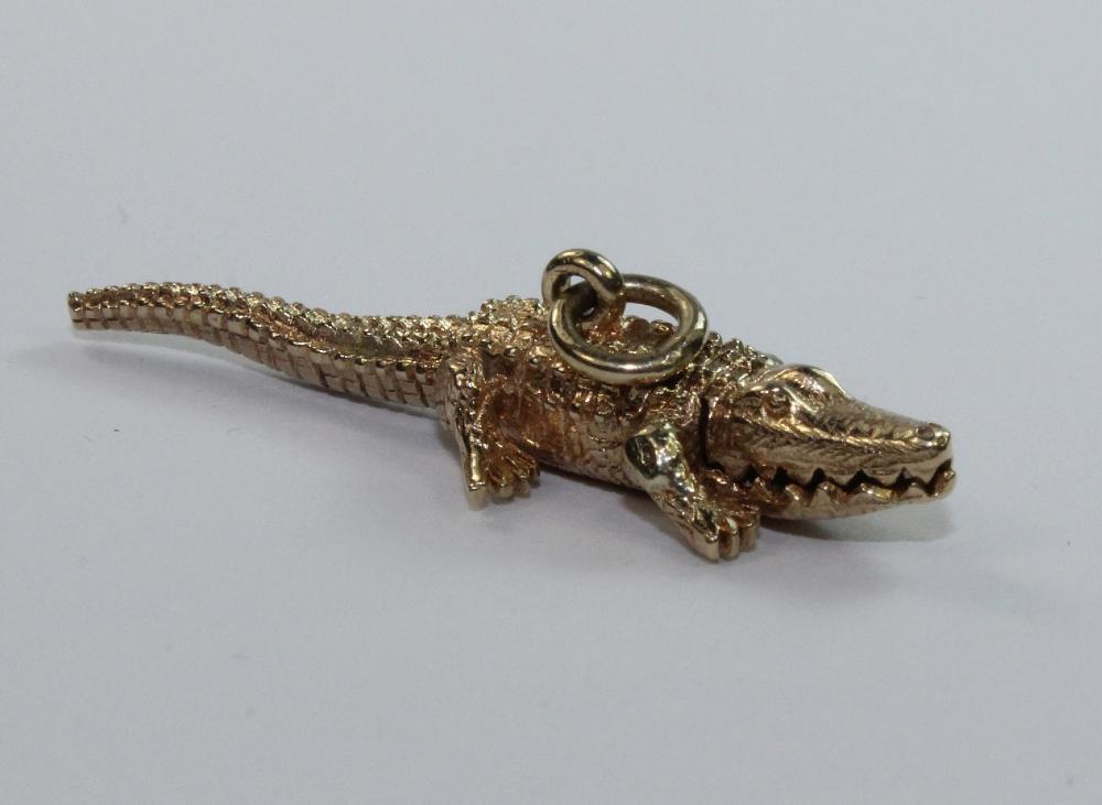 Crocodile Charm in 9ct Yell... image