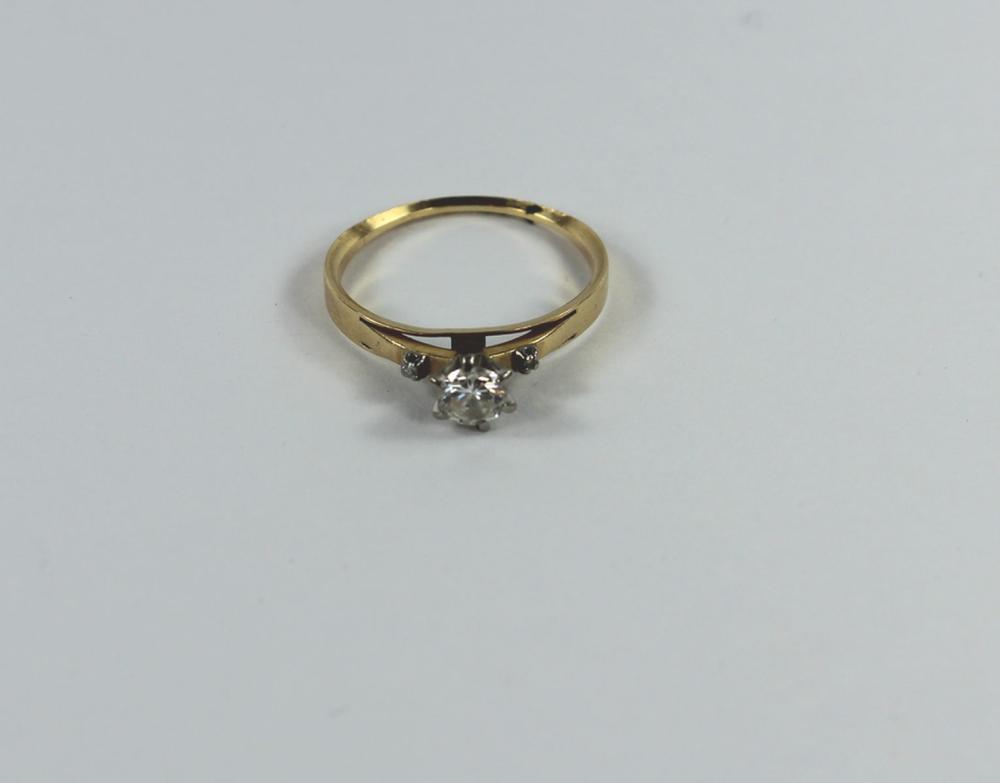 Diamond Ring in 18ct Yellow... image