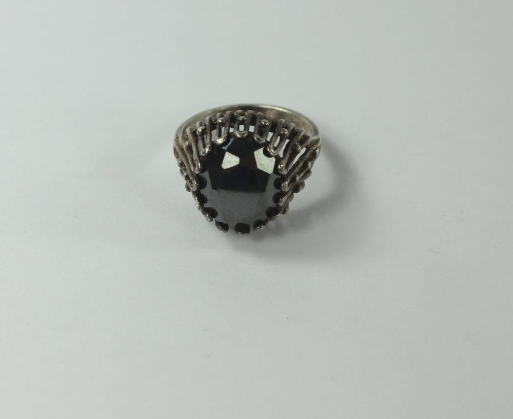 Hematite Ring in Sterling (... image