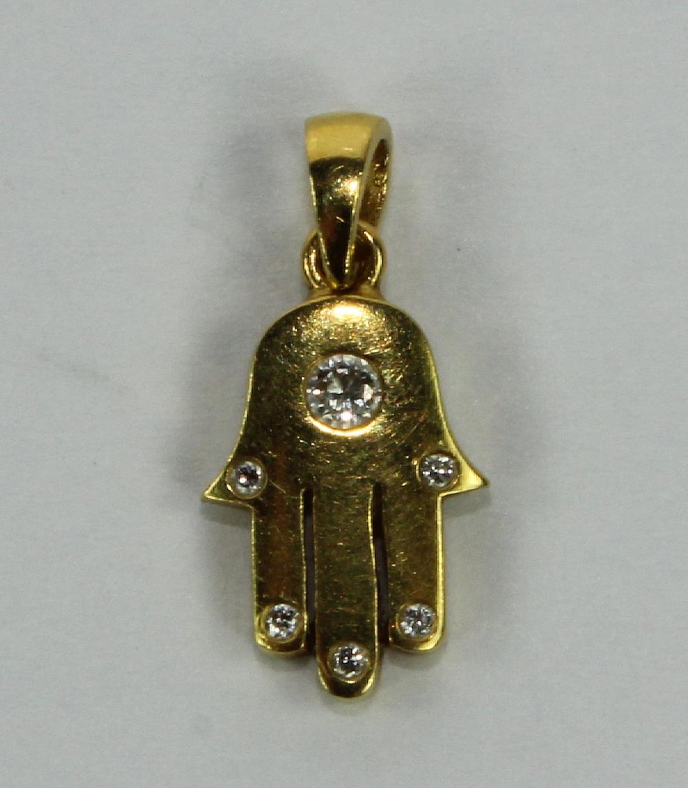 Hand Charm/Pendant in 18ct ... image