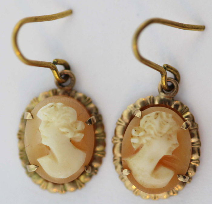 Suite of Shell Cameo Earrin... image