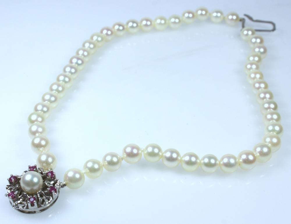 Cultured Pearl Necklace wit... image