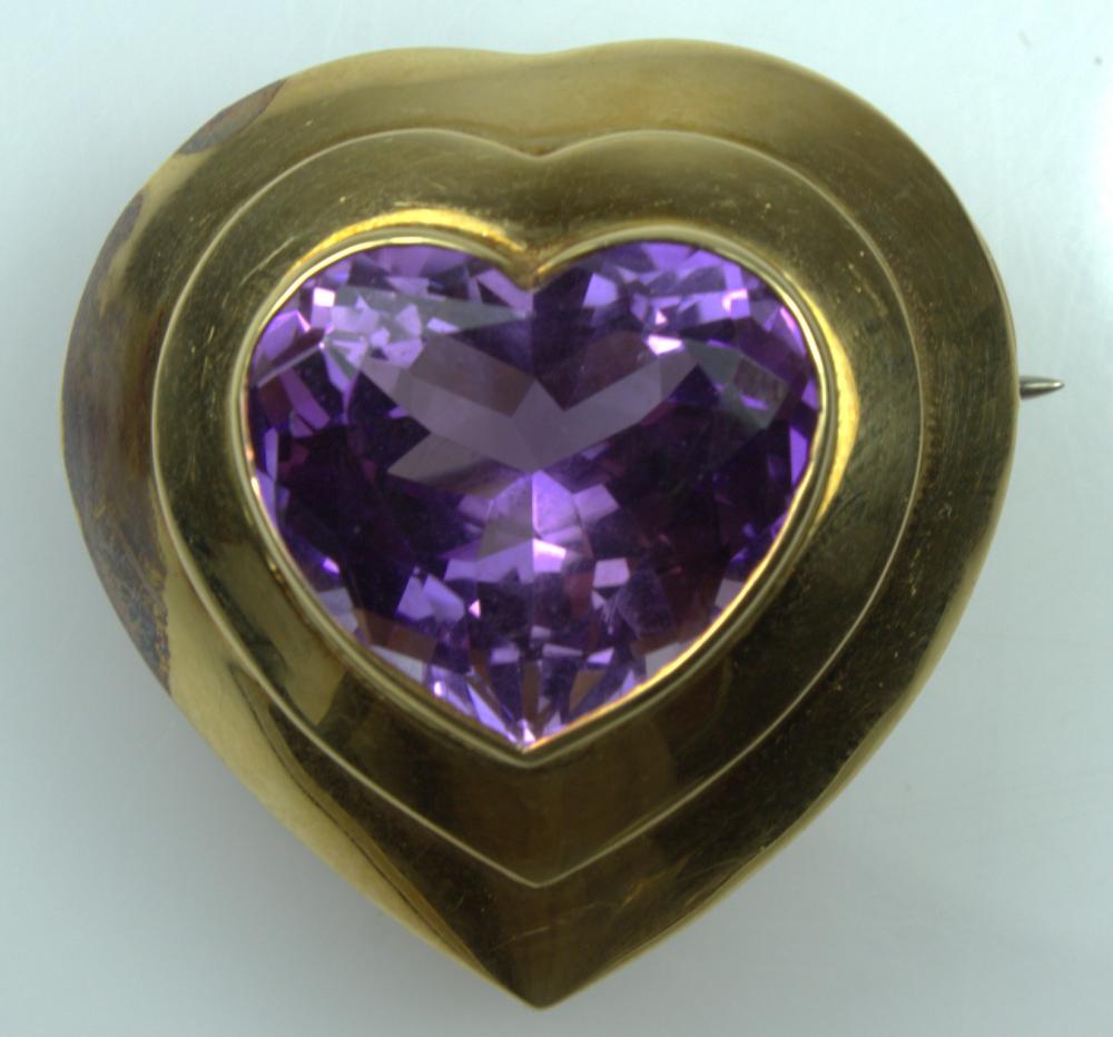 Heart-shaped Amethyst set i... image